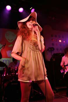 山口リサ
